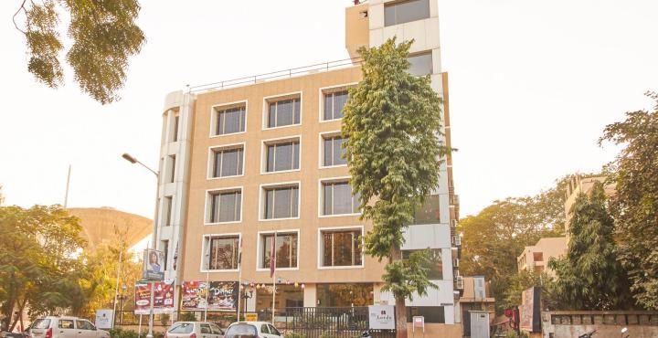 Treebo Trend Hotel Parker Ahmedabad Exterior photo