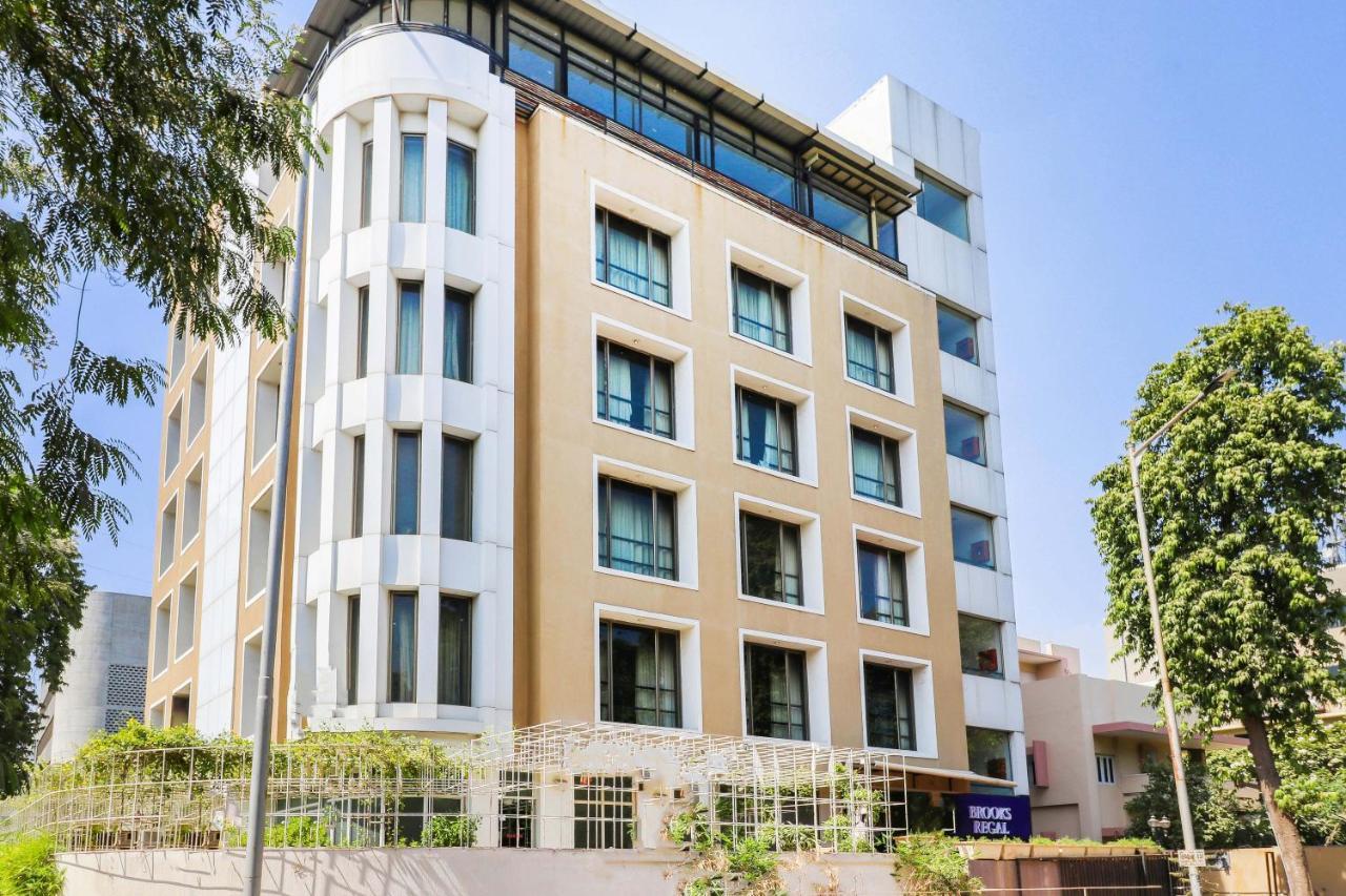 Treebo Trend Hotel Parker Ahmedabad Exterior photo